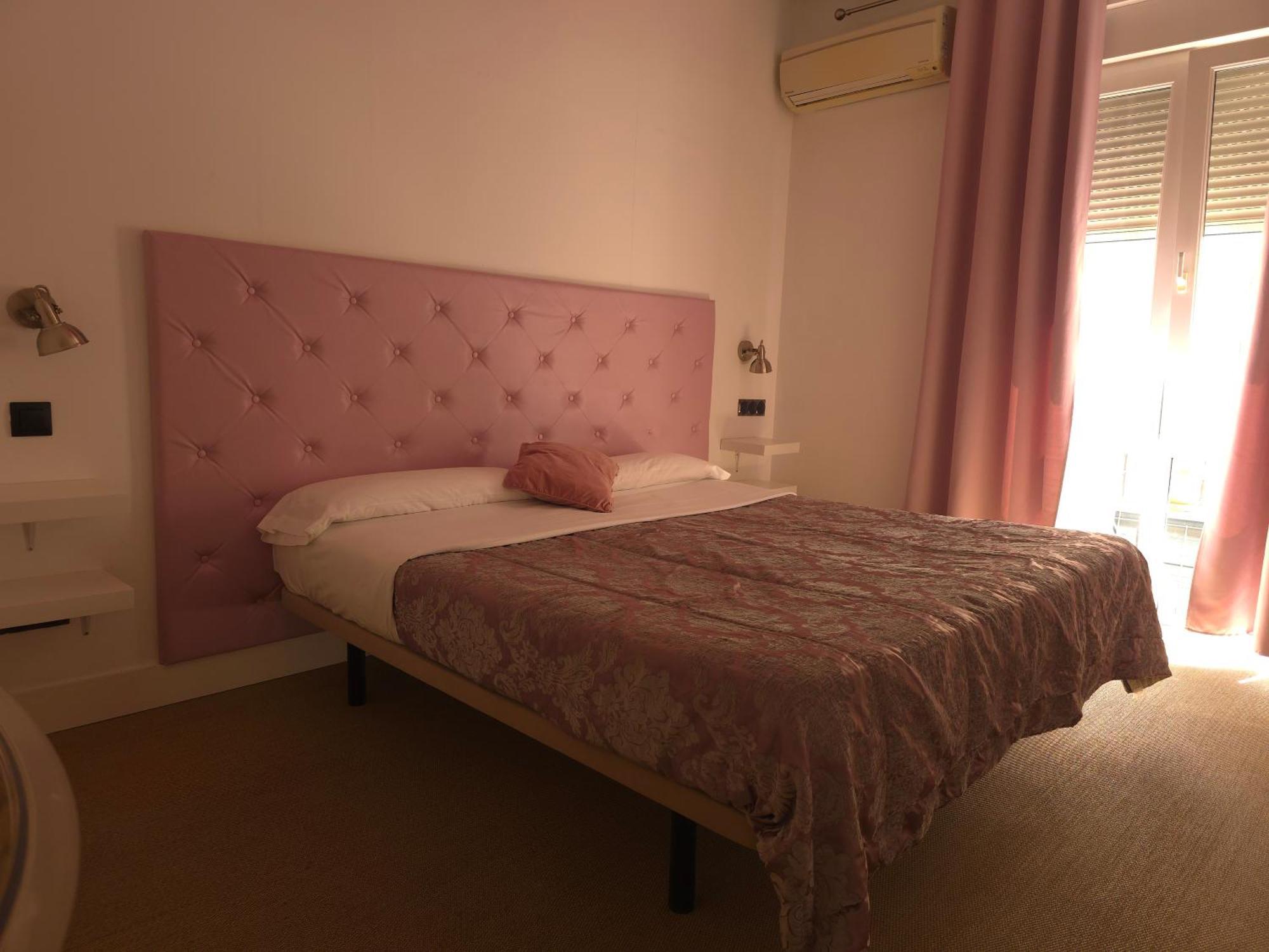 מדריד Hostal Santa Ana Colors מראה חיצוני תמונה