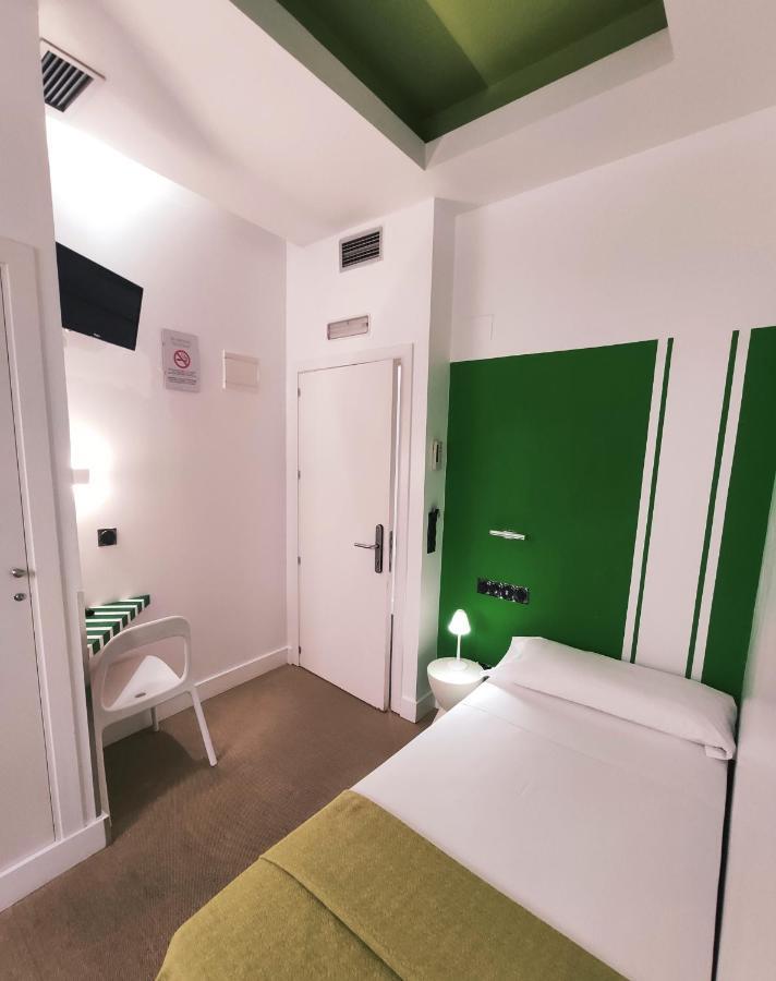 מדריד Hostal Santa Ana Colors מראה חיצוני תמונה